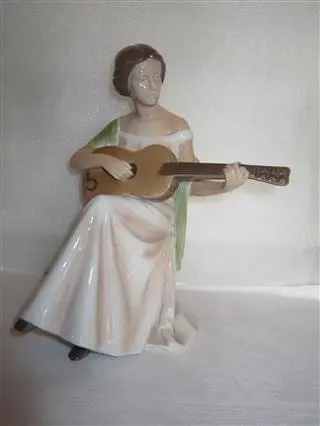 Kvinde med gitar nr 1684