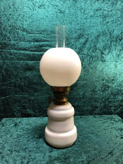 Lille petroleums stålampe